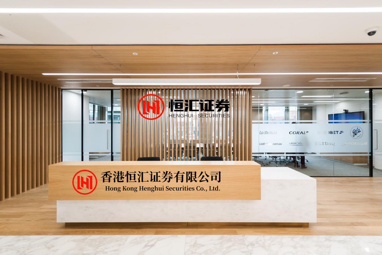 九五配资 横店十几万演员降薪，时薪降成13.5元，工会还要抽走10%，遍地的美女、懒汉泛滥成灾，他们该何去何从?